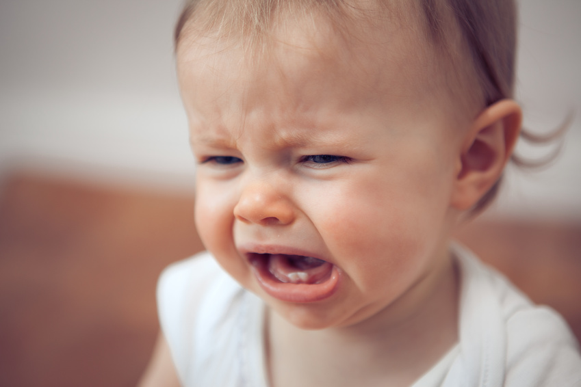 Bébé douleurs dentaires