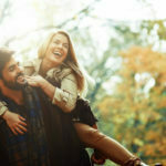 Couple amoureux après la naissance
