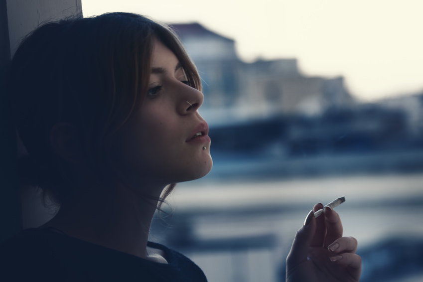 Ado qui fume du cannabis