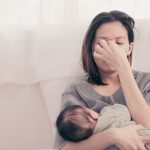 une maman qui fait une dépression post-partum