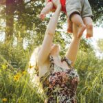 découvrez tout sur la maternité et les défis de la vie de parent avec motherhood, un guide complet pour les futures mamans et les jeunes parents.