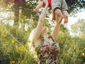 découvrez tout sur la maternité et les défis de la vie de parent avec motherhood, un guide complet pour les futures mamans et les jeunes parents.