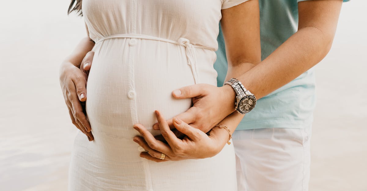 découvrez tout ce que vous devez savoir sur la grossesse, les symptômes, les conseils et les étapes clés de la maternité.