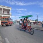 découvrez clara luciani, chanteuse française au style unique alliant pop et chanson française, reconnue pour ses textes profonds et son charisme sur scène.