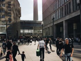 découvrez notre communauté dynamique où l'entraide, le partage et la collaboration sont au cœur de chaque échange. rejoignez-nous pour créer des liens forts et construire ensemble un espace convivial et inclusif.