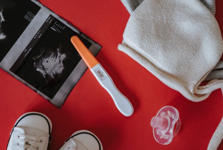 découvrez tout sur la grossesse précoce : symptômes, conseils, et soins essentiels pour bien commencer votre grossesse.