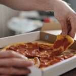 découvrez si manger de la pizza pendant la grossesse est sûr et quels ingrédients privilégier pour une alimentation équilibrée et sans risque pour maman et bébé.