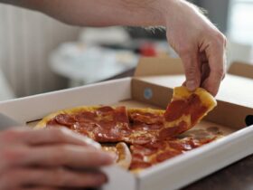 découvrez si manger de la pizza pendant la grossesse est sûr et quels ingrédients privilégier pour une alimentation équilibrée et sans risque pour maman et bébé.