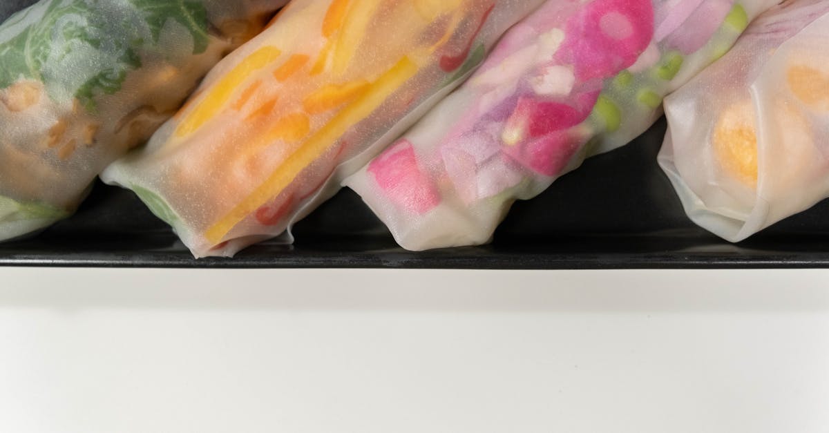 découvrez les conseils pour manger des rouleaux de printemps en toute sécurité pendant la grossesse, avec des informations sur les ingrédients à privilégier et ceux à éviter.