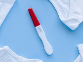 test de grossesse fiable et rapide pour connaître votre état en toute confidentialité. facile à utiliser et précis dès les premiers jours de retard.