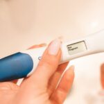 découvrez les conseils et précautions pour consommer la raclette en toute sécurité pendant la grossesse, afin de profiter d'un repas savoureux sans risque pour vous et votre bébé.